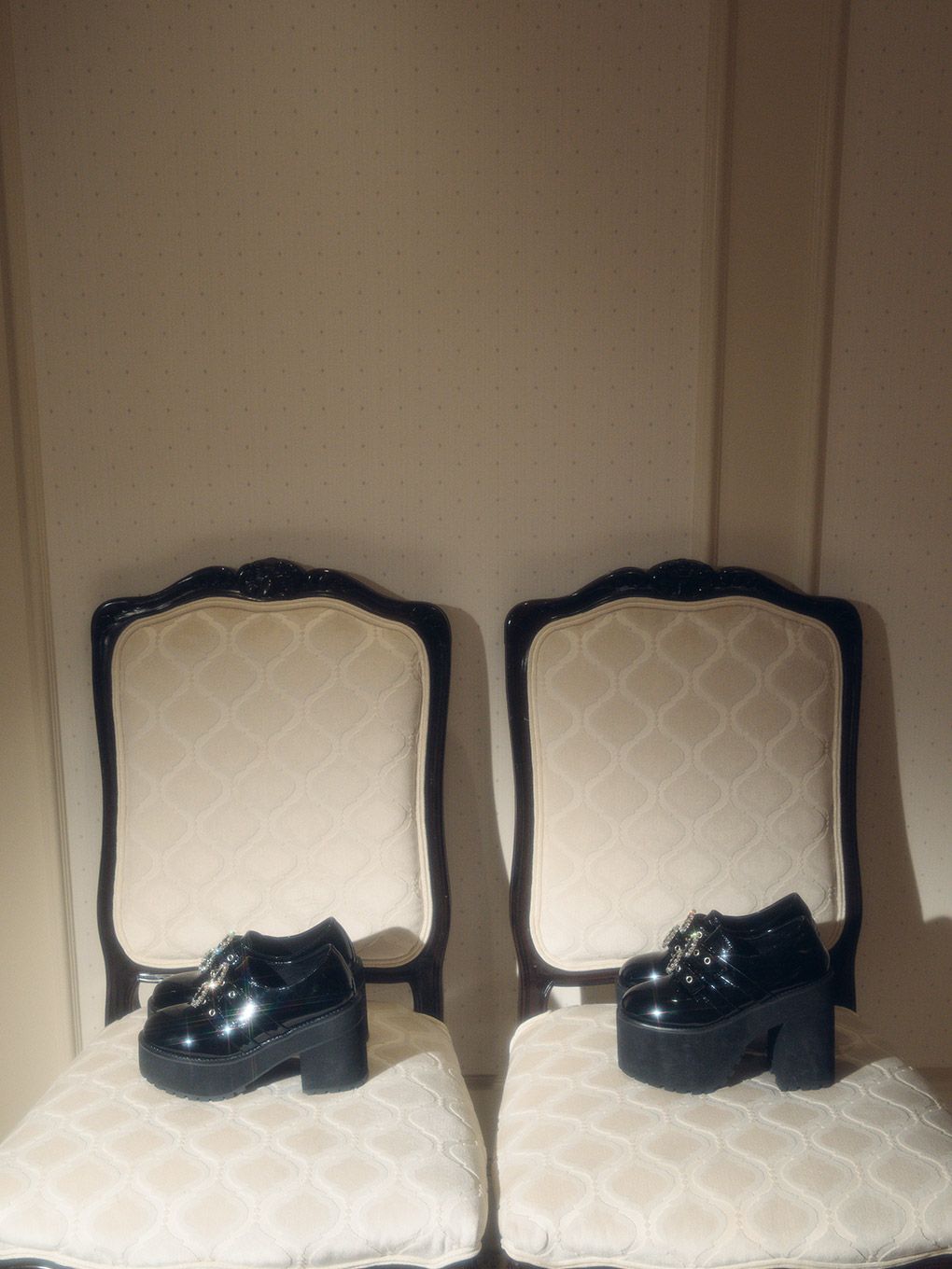 【BUBBLES】ダブルバックル厚底シューズ