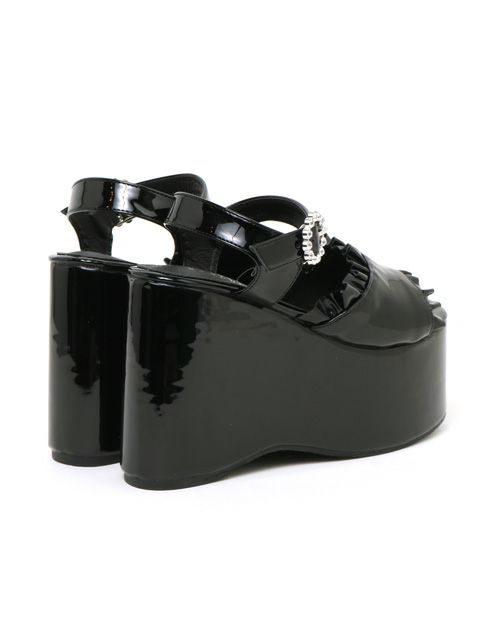 【BUBBLES】フリルエナメルバックルサンダル