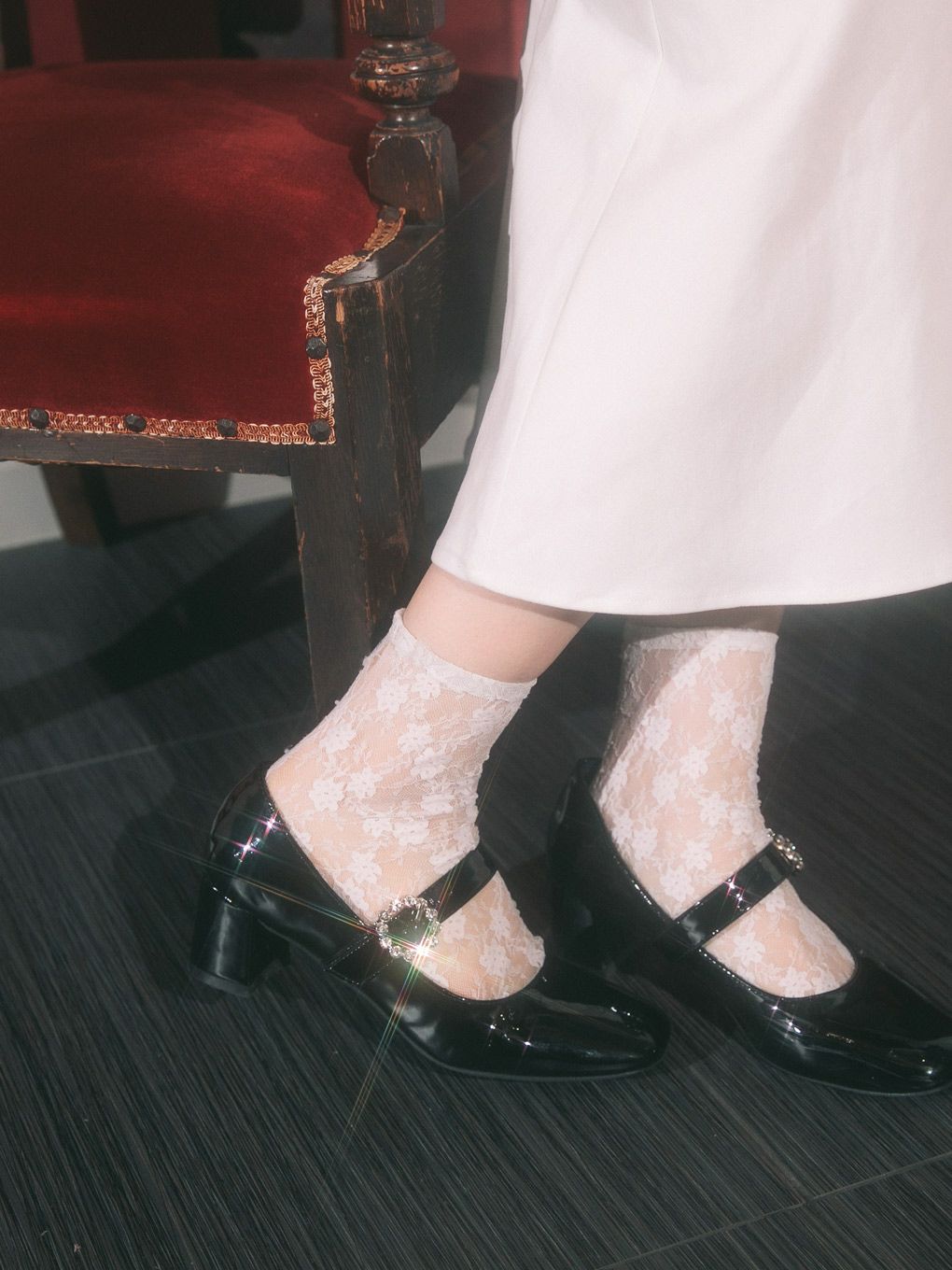 【BUBBLES】バックルヒールパンプス