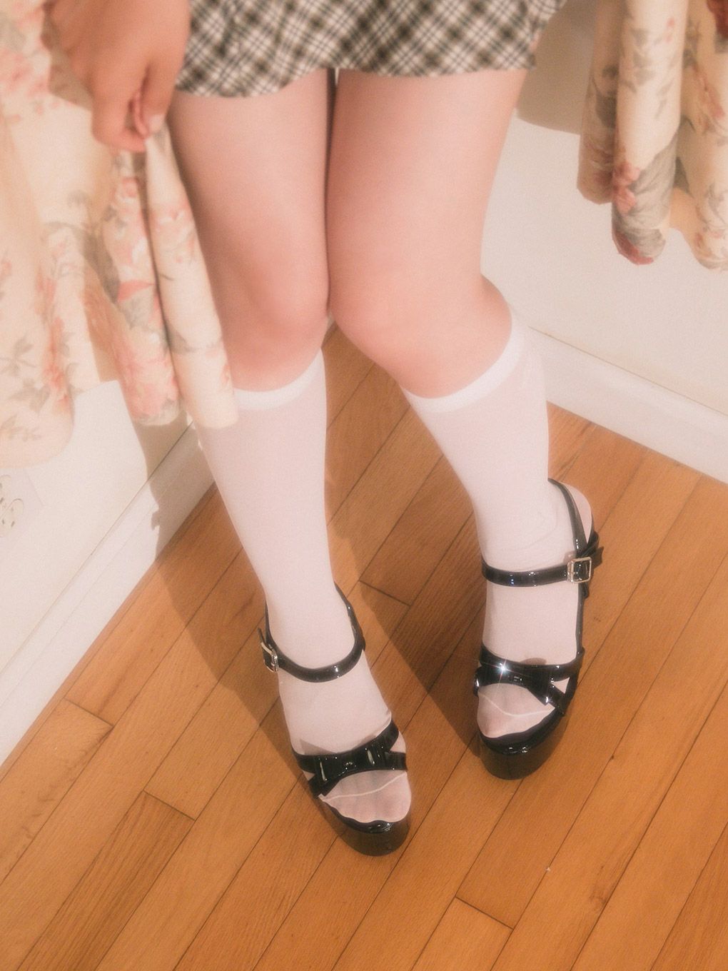 【BUBBLES】リボンストラップサンダル