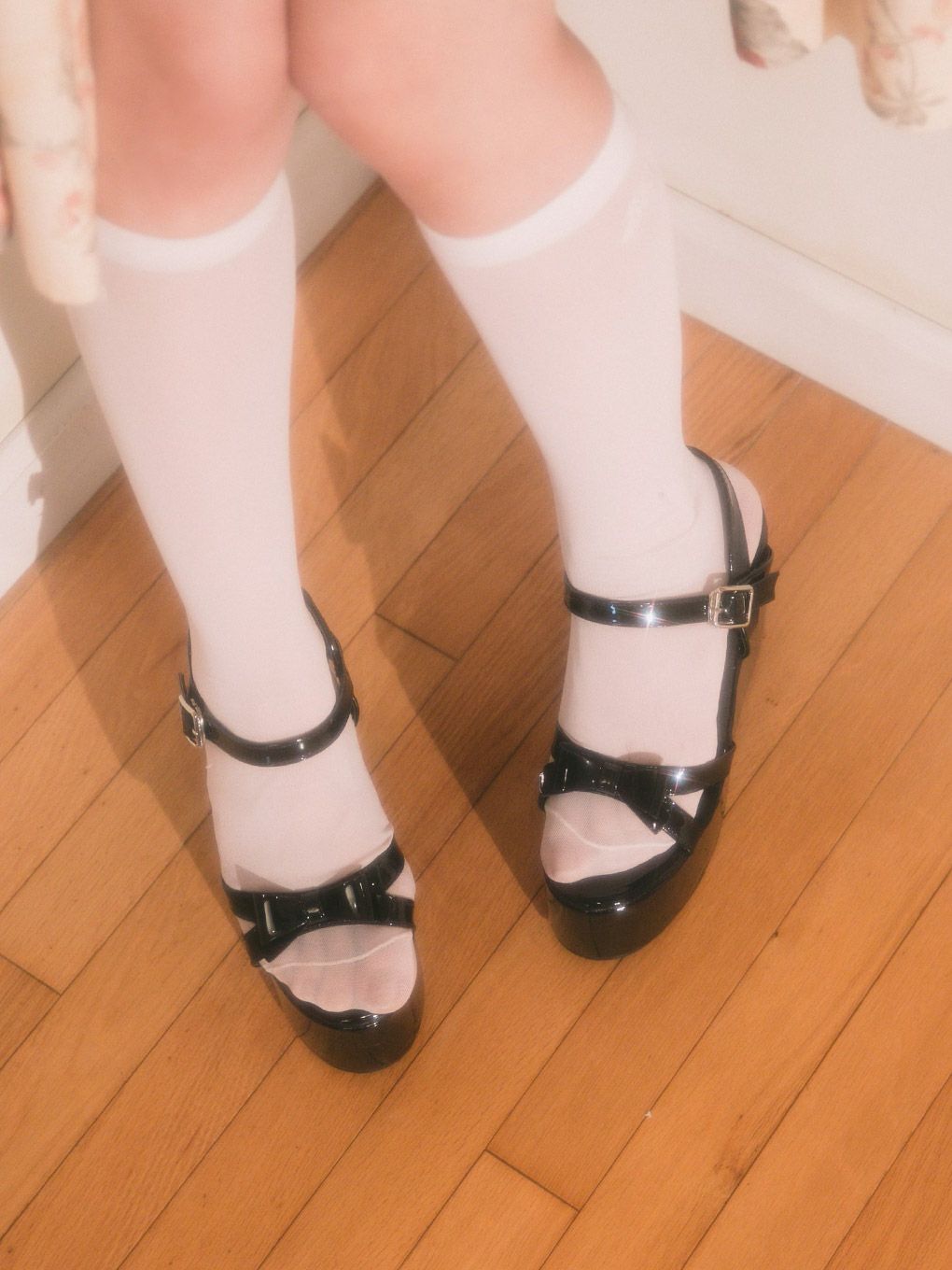 【BUBBLES】リボンストラップサンダル