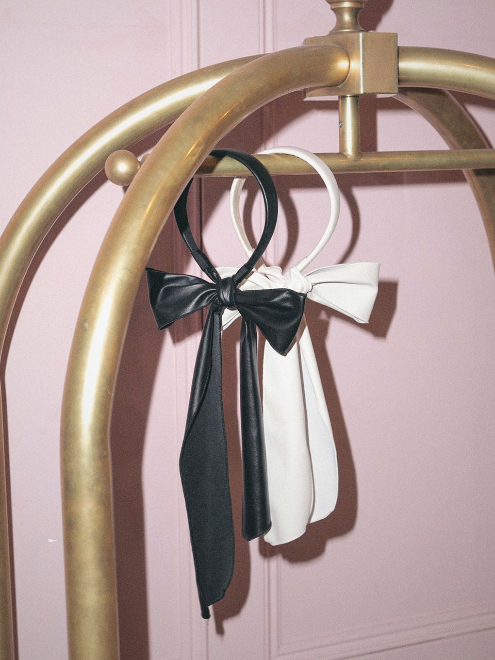 【BUBBLES】レザーリボンカチューシャ