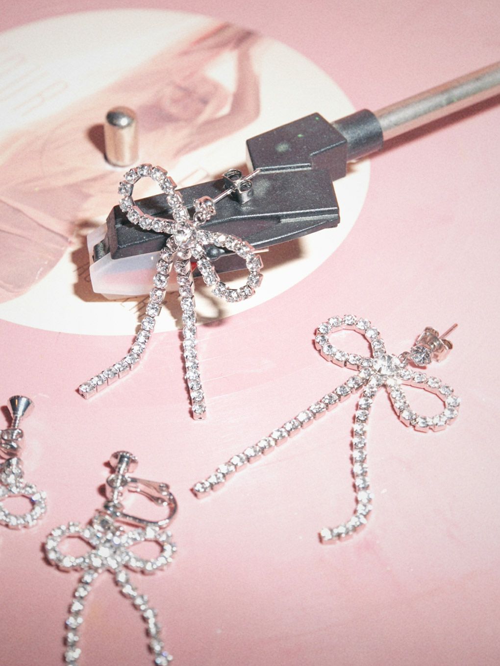 【BUBBLES】ビジューリボンピアス