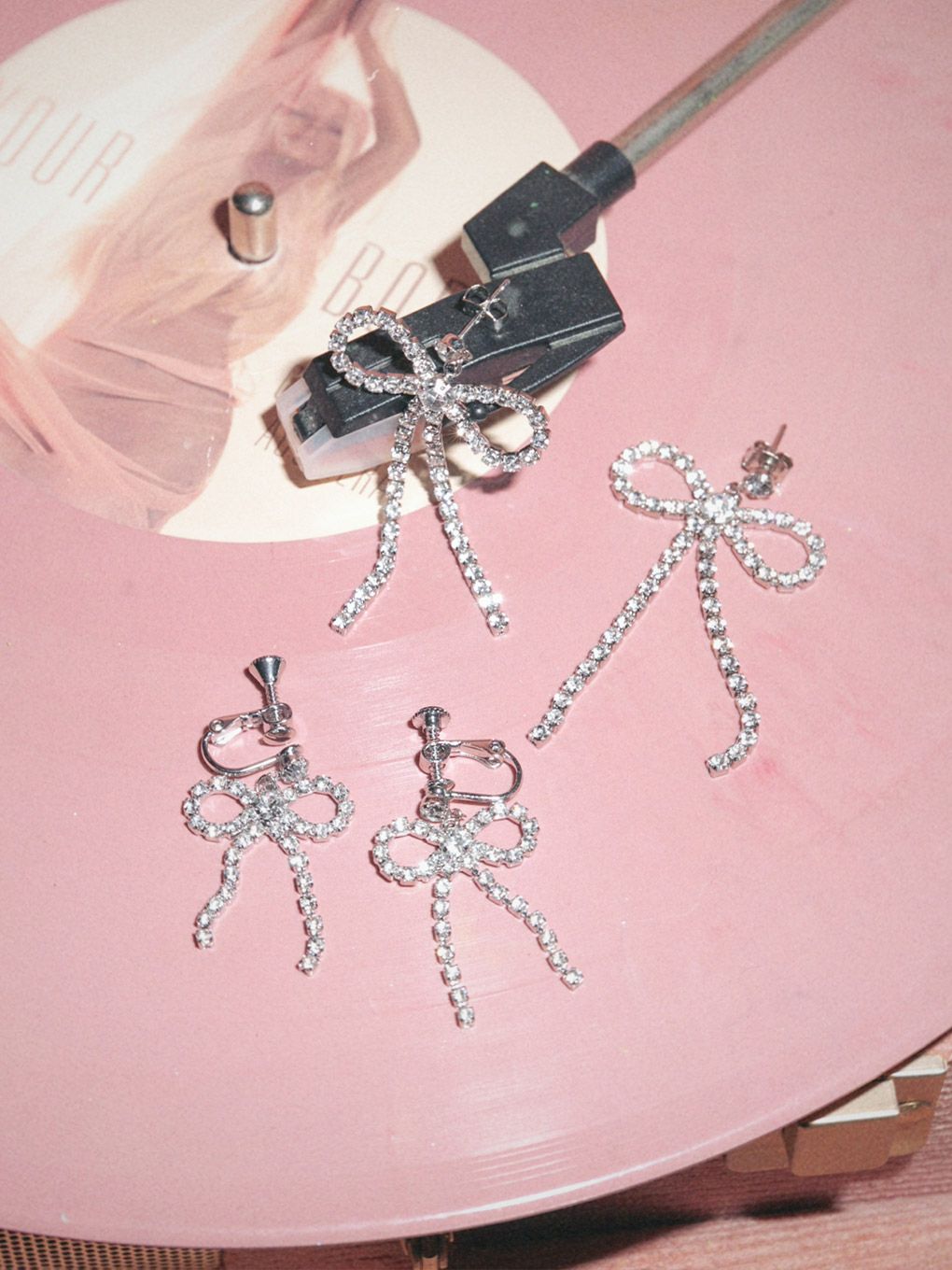 【BUBBLES】ビジューリボンピアス