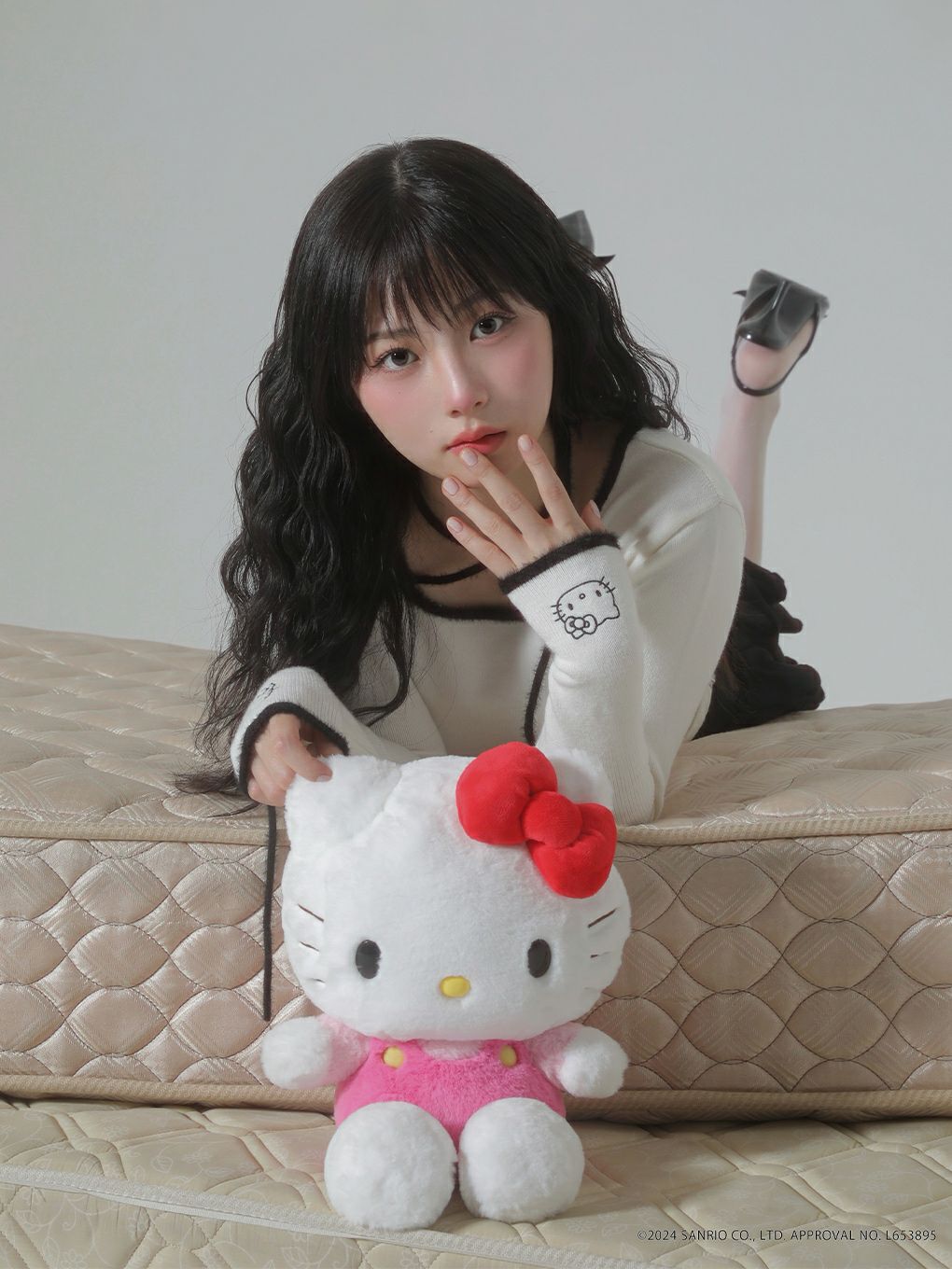 [HELLO KITTYコラボ] シャギーニット