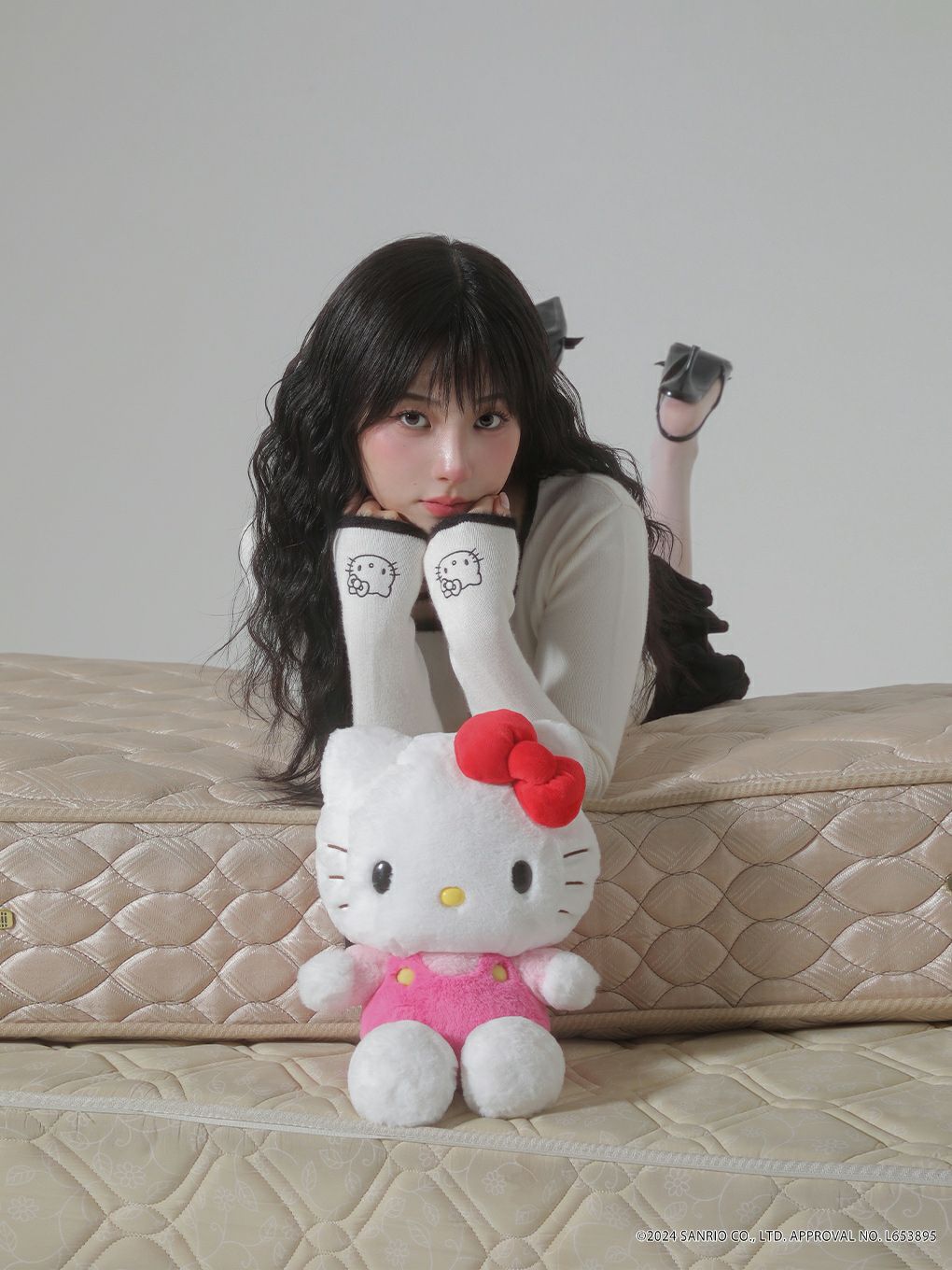 [HELLO KITTYコラボ] シャギーニット