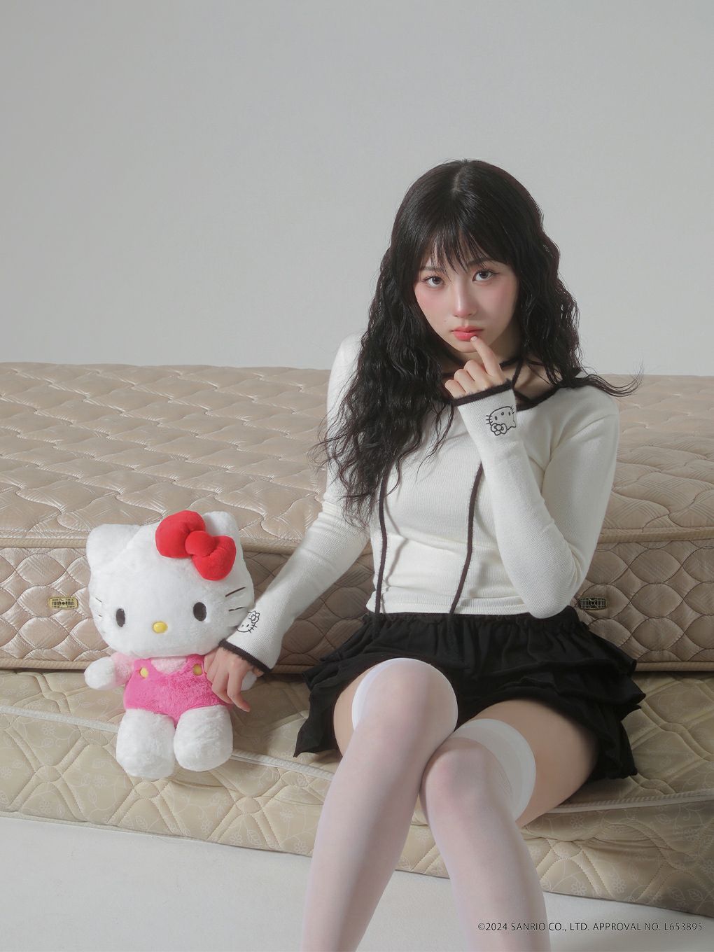 [HELLO KITTYコラボ] シャギーニット