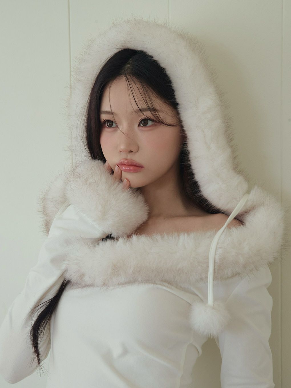 【BUBBLES】フードファーオフショルトップス