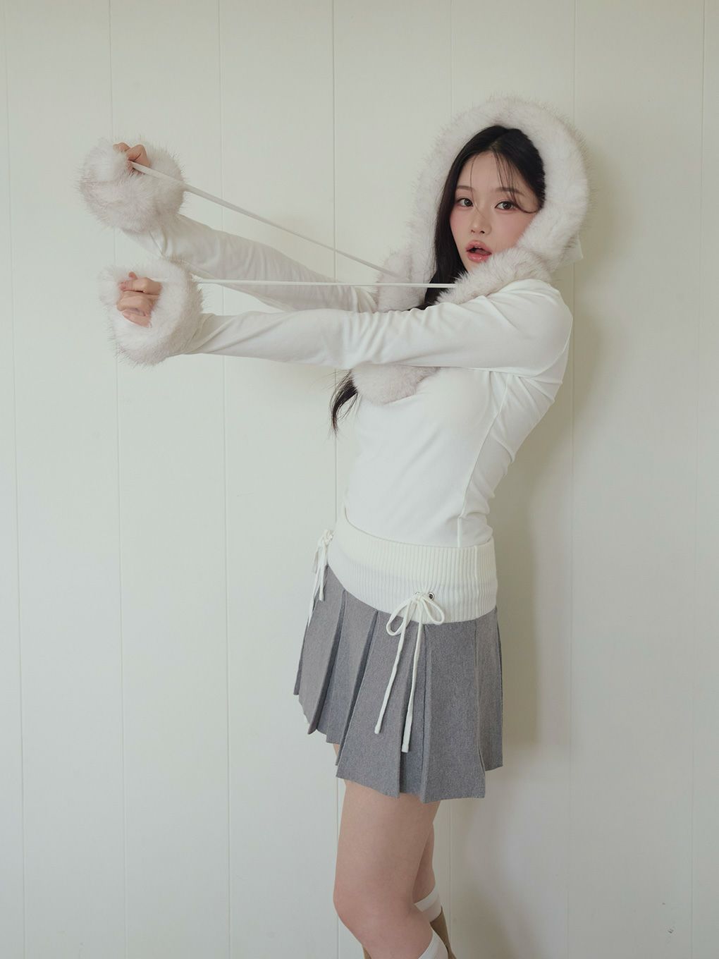 【BUBBLES】フードファーオフショルトップス