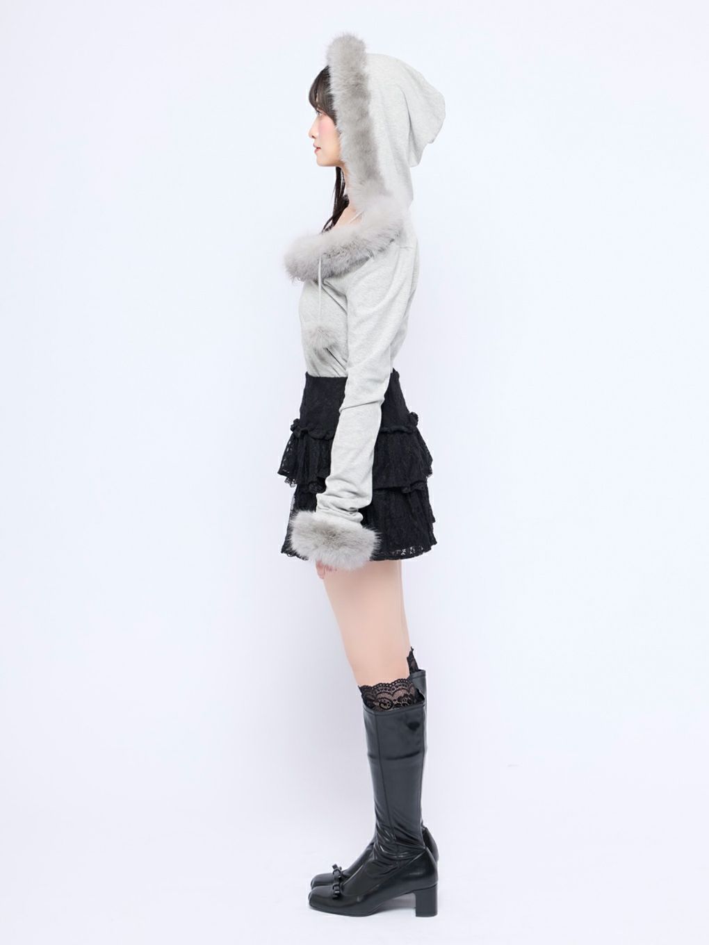 【BUBBLES】フードファーオフショルトップス