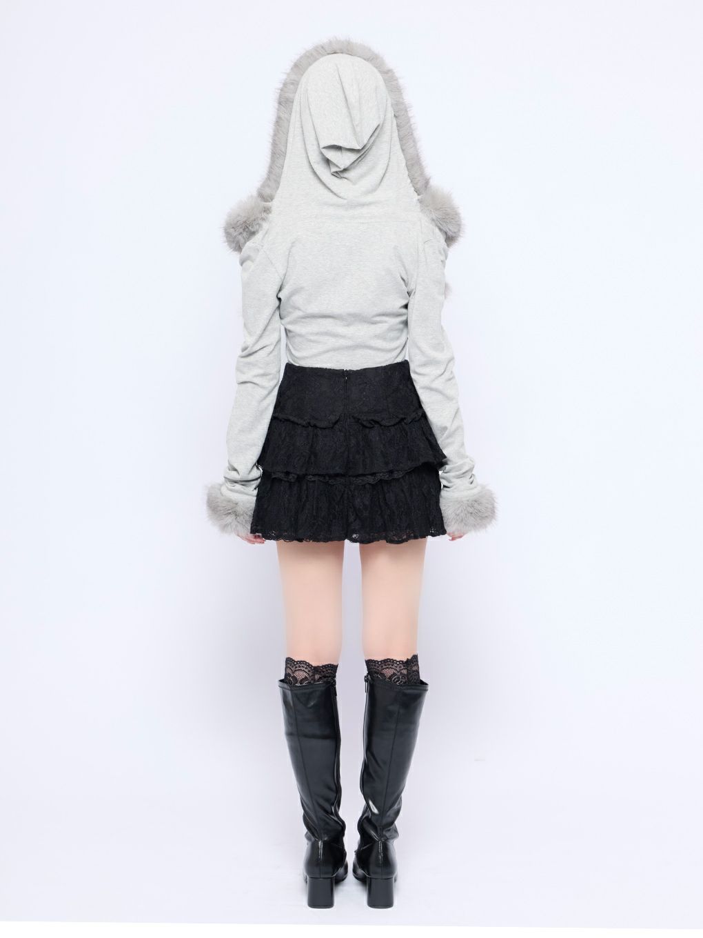 【BUBBLES】フードファーオフショルトップス