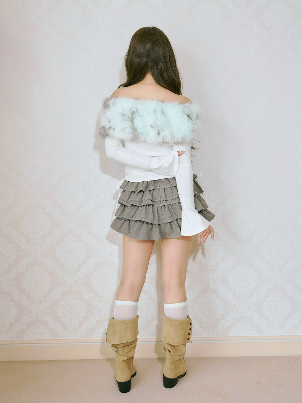 【BUBBLES】ファーオフショルトップス