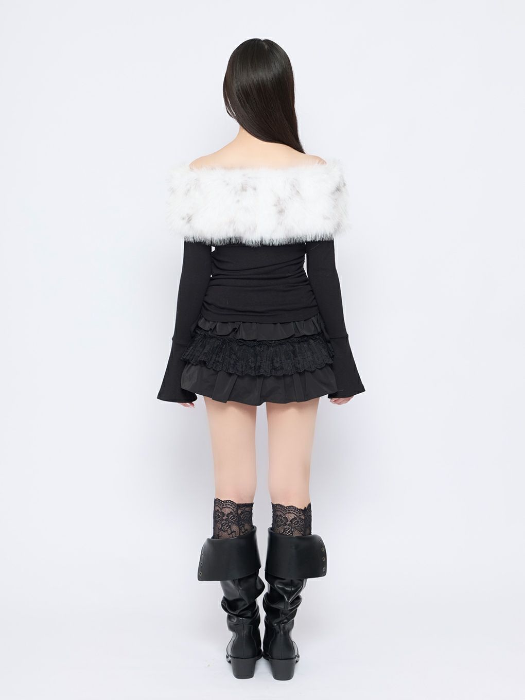 【BUBBLES】ファーオフショルトップス